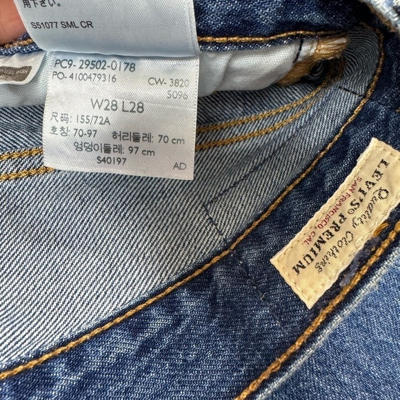 Levi’s 501 Button Fly Short Skinny Distressed Jeans Womens 28 X 28 - Picture 10 of 15